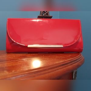 Red clutch